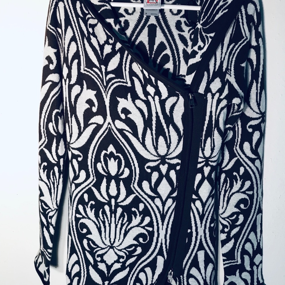 Avalanche zip front stretch hoodie S